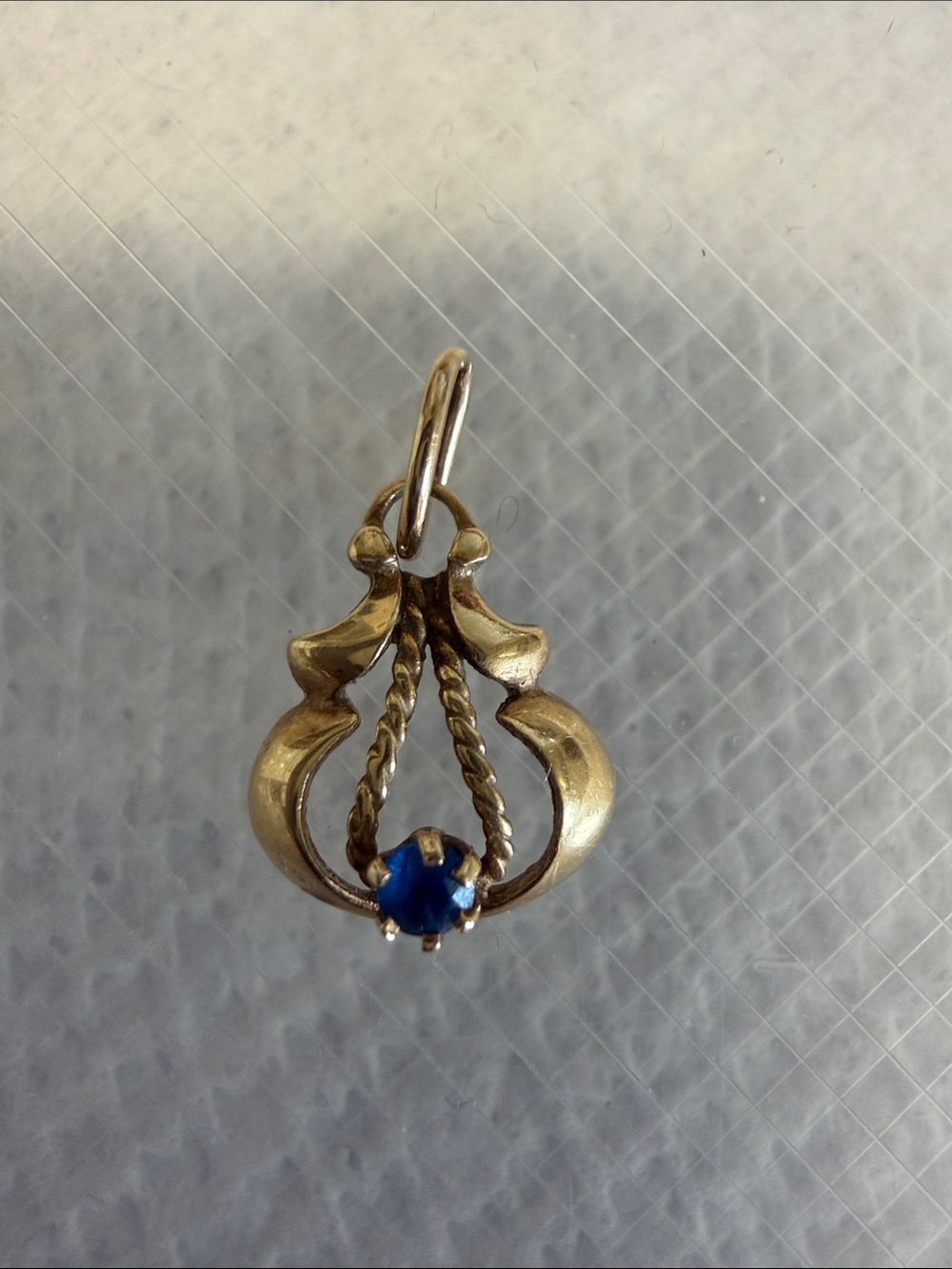 Solid 14K gold vintage Victorian filigree pendant with blue sapphire (?)